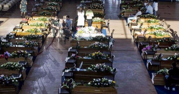 Polemiche anche sui funerali, si faranno ad Amatrice. Pronti fondi Ue per la ricostruzione