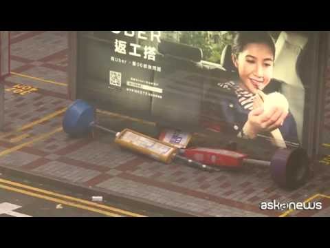 Hong Kong bloccata dal passaggio del tifone Nida