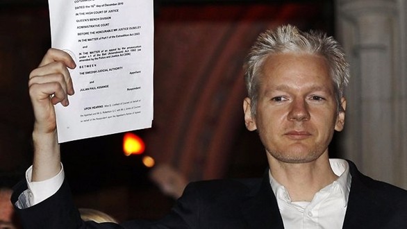 L'attacco del Nyt contro Assange: "Aiuta la Russia contro l'Occidente"