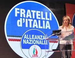 La nuova destra parte dalle icone: “Via la Fiamma dal simbolo di Fratelli d’Italia”