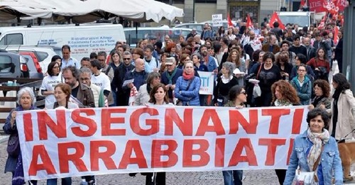 scuola_corteo-insegnanti-arrabbiati