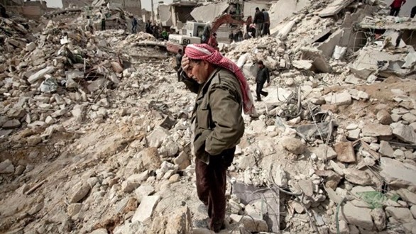Siria in guerra, bombe su Aleppo: uccisi almeno 10 civili (7 sono bambini)