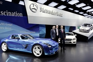 Mercedes, al salone di Parigi debuttano versioni electric Smart