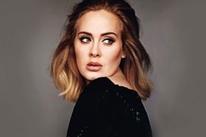 Adele vuole un secondo bambino: "Angelo cresce troppo in fretta"