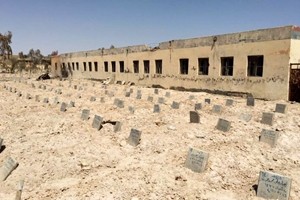 Iraq, l’esercito trova due cimiteri Isis: sepolti 500 miliziani