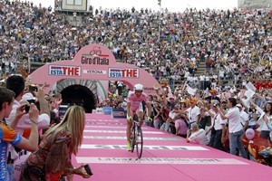 Ciclismo, il Giro d’Italia 2017 partirà dalla Sardegna