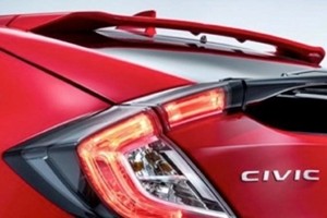 Salone Parigi, Honda presenta versione europea Civic berlina