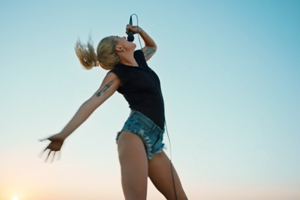 lady-gaga-perfect-illusion-video-1