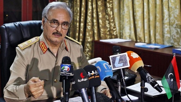 Il controverso Haftar, l’uomo forte che si propone salvatore della Libia