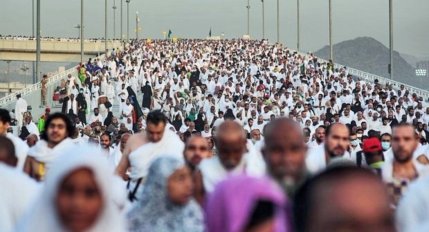 Al via l'Hajj, oltre due milioni di fedeli per il pellegrinaggio alla Mecca