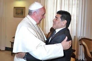 Calcio, da Maradona a Ronaldinho con Papa Francesco per la partita della pace