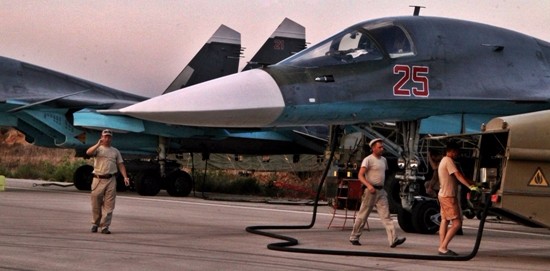 militares-rusos-en-la-base-aereaaerei-russi