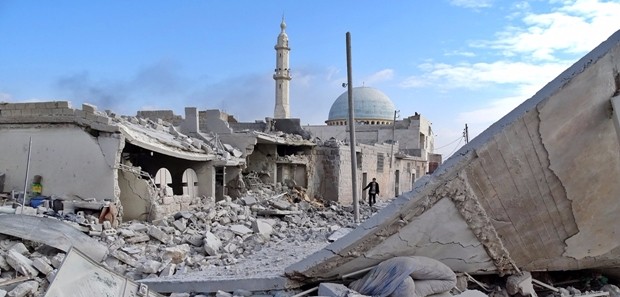 Rallenta l’offensiva ribelli ad Aleppo, uccisi 48 civili. Assad e Putin pronti ad attacco finale