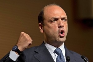 Farnesina, Alfano già a lavoro: sulla scrivania i primi dossier. In agenda Libia, Siria e Usa-Russia