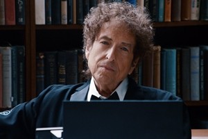Bob Dylan si risveglia: "Senza parole" per Nobel, andrò a Stoccolma "se posso"