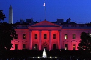 La Casa Bianca si tinge di rosa per lotta al cancro al seno