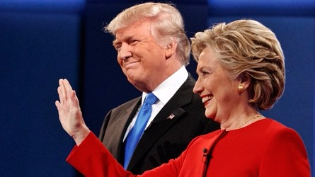 Stasera l’ultimo dibattito tv tra Clinton e Trump, l’ex first lady vola nei sondaggi