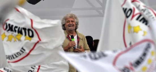 Grillo dichiara guerra alla censura. Pronto video di fine anno: "La Rete non si ferma in tribunale"