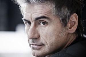 Ligabue, online video di “È venerdì non mi rompete i coglioni”