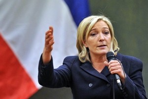 Marine le Pen alla conquista dell’elettorato femminile, luci e ombre della sua candidatura
