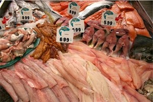 Precipitano i prezzi del pesce, rischio crack