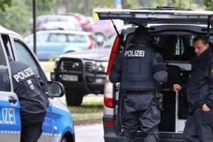 Germania, arrestato il presunto terrorista: è un siriano 22enne. La polizia twitta: preso!