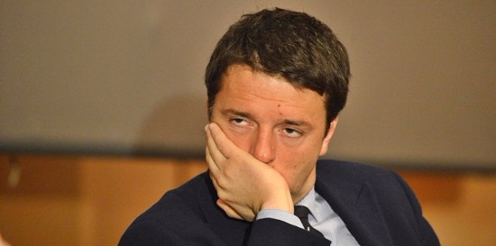 Bilancio, l’Ue frena l’entusiamo di Renzi. Bruxelles insoddisfatta di risposte Italia. Premier minimizza, FI attacca