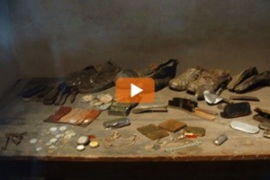 Gli oggetti ritrovati intorno a Auschwitz, per non dimenticare