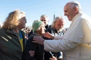 papafrancescosenzatetto_300-333x227