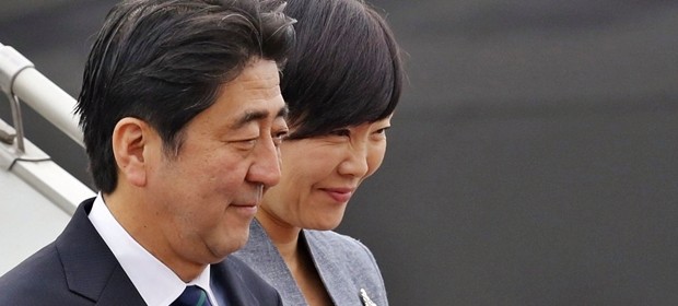 prime-minster-shinzo-abe-l-and-his-wife-akie-abe-r