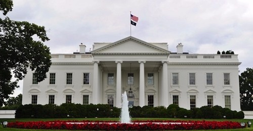 Anche la sicurezza del presidente fa acqua, intruso alla Casa Bianca. C’era Trump