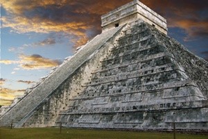 Una piramide dentro l'altra: la matrioska è in stile Maya