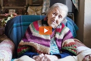 Emma fa 117 anni, è la più anziana al mondo. Il segreto? Le uova