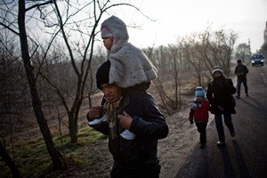 Immigrati, pachistani e afgani in marcia tra Serbia e Croazia