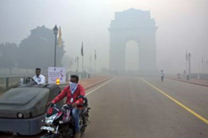 Nuova Delhi, 900 mila studenti elementari a casa per smog. Chiuse 1800 scuole