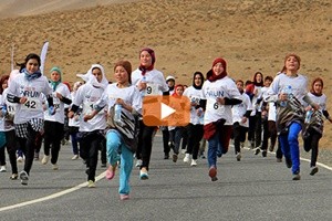La maratona di Bamiyan: le donne afgane corrono per la libertà