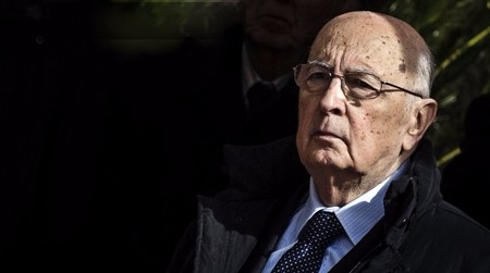Napolitano prende le distanze da Renzi: “Non ritengo un obiettivo il taglio dei parlamentari”