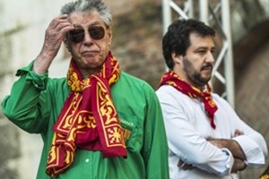 La Lega verso il congresso, Bossi tifa Berlusconi e affonda Salvini: “La base non lo vuole più”