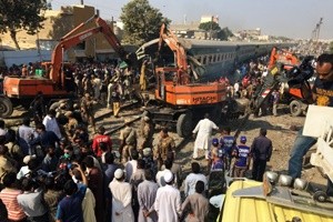 Pakistan, scontro tra treni a Karachi: 11 morti e 50 feriti