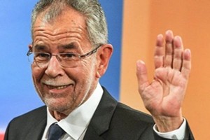 L’Austria ha scelto: l’europeista Van der Bellen è il nuovo presidente. Hofer riconosce sconfitta: “Lavoriamo assieme”