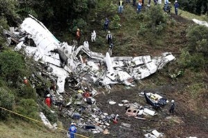 Schianto aereo Colombia, i piloti sapevano di mancanza carburante. Diversi errori umani