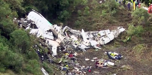 Aereo Colombia, il pilota urla: "Sono senza carburante". E il velivolo si schianta a oltre 3mila metri di altitudine