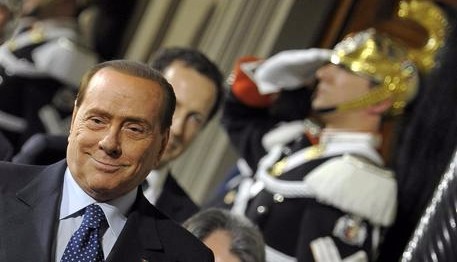 Berlusconi rassicura Gentiloni: “Noi ci siamo su tutto, a partire da Mps”. E ‘allontana’ le elezioni
