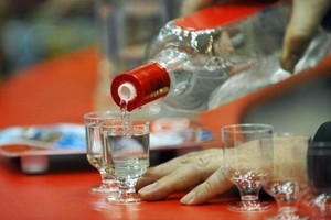 Russia, bevono vodka...ma era profumo: 26 morti e 40 ricoverati