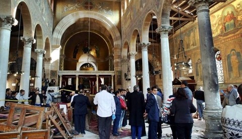 Salgono a 25 i morti in attentato a copti, tre giorni di lutto in Egitto. Condanna della Farnesina