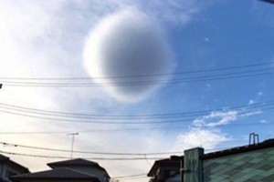 In Giappone spunta una rarissima nuvola sferica, e già si parla di alieni