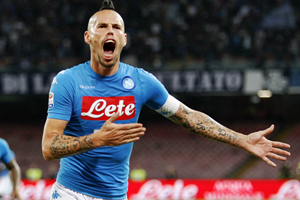 Calcio serie A, il Napoli domina l'Inter e vince 3-0
