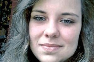 Studentessa violentata e uccisa, arrestato afgano 17enne. All'attacco populisti di destra