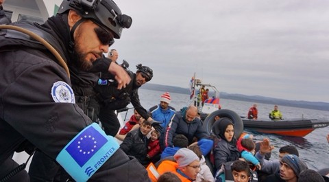 L’attacco di Frontex: “Picco salvataggi privati. Ong colluse con i trafficanti”. E’ scontro sui finanziamenti europei
