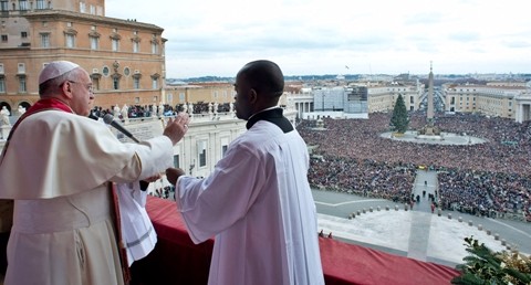 Papa, negoziare e ristabilire convivenza in Siria. Anche terrorismo in messaggio di Natale